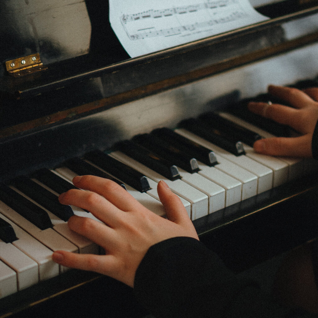 learning piano can make you better at guitar